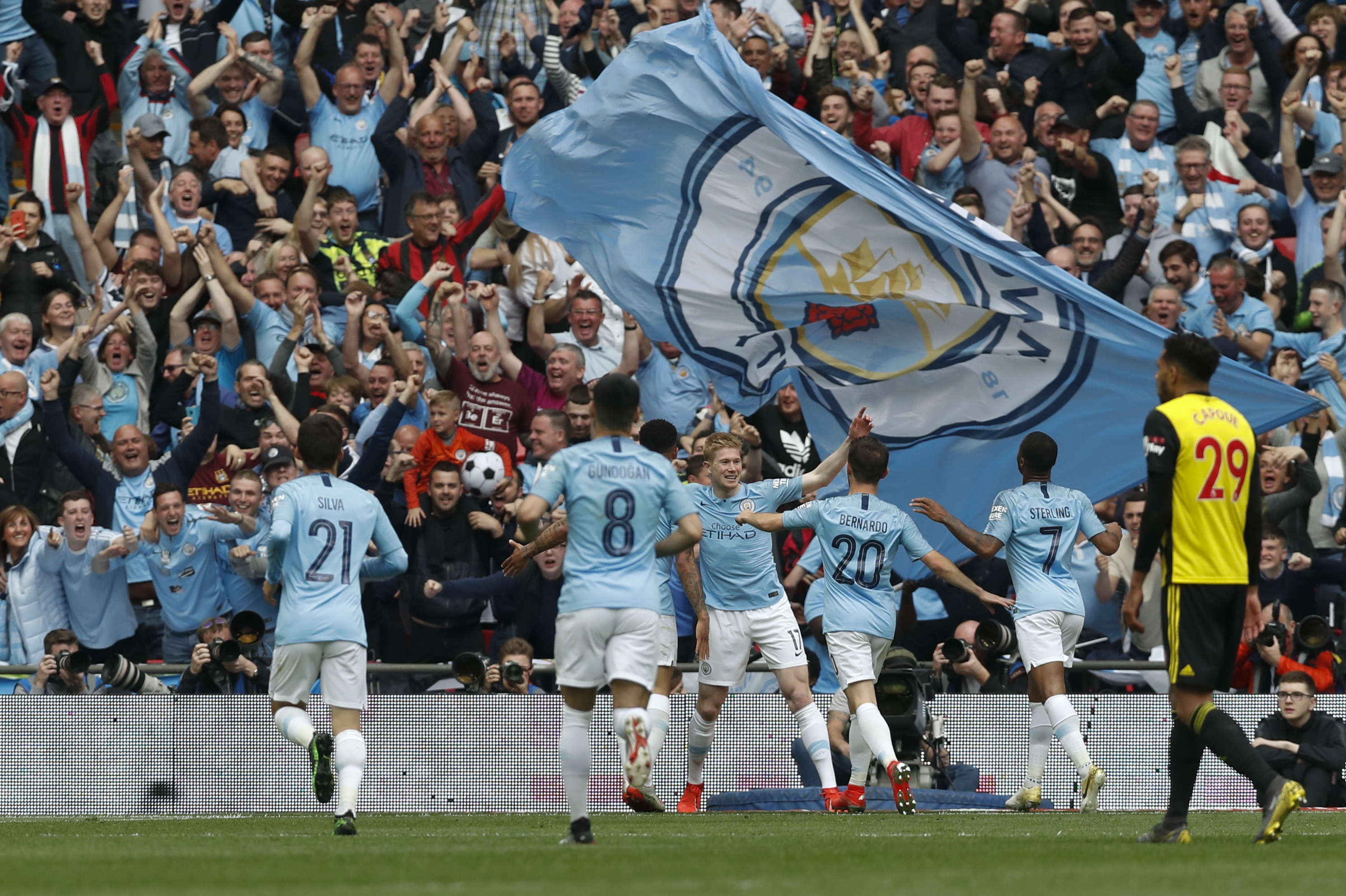 足球运动员转打篮球可能吗？