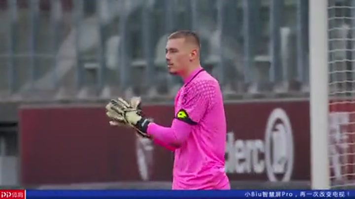 国足备战强度升级，全队深夜加练