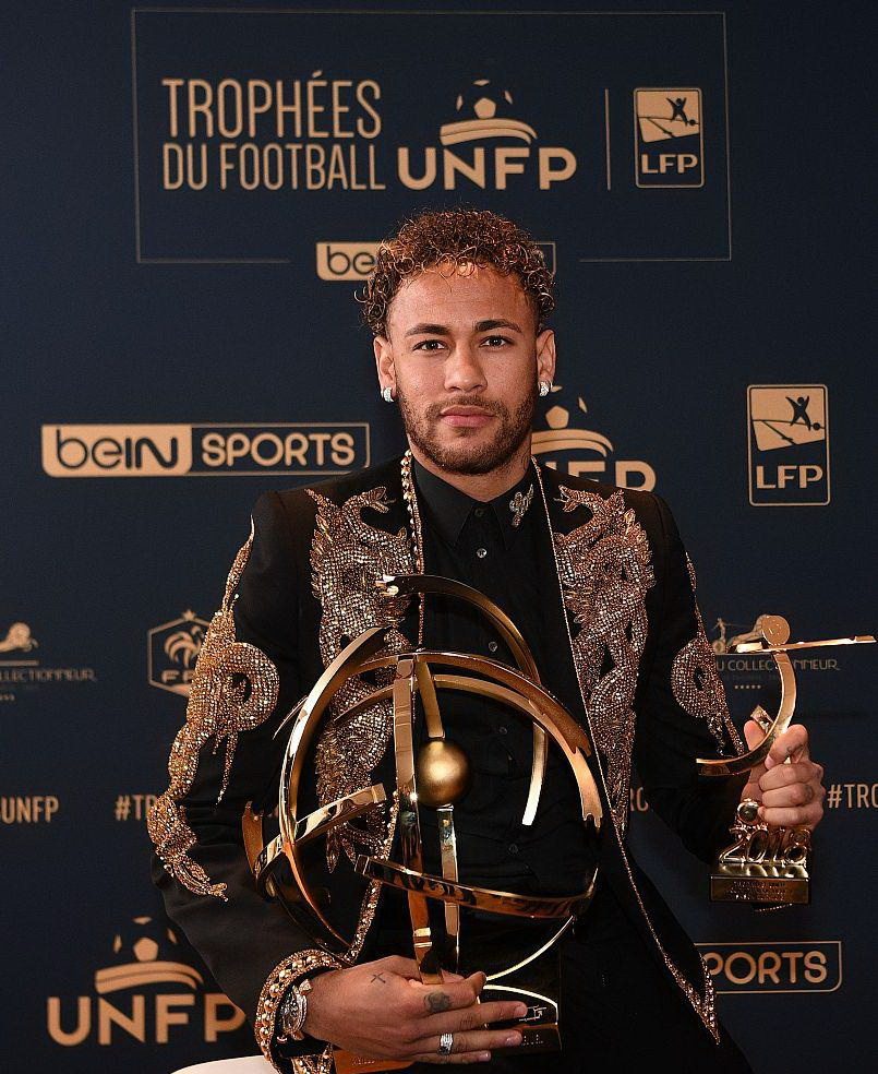 陈哲宣得到津门虎赛季首红，中超所有球队本赛季都有红牌入账